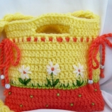 Детска плетена чанта с дървени мъниста